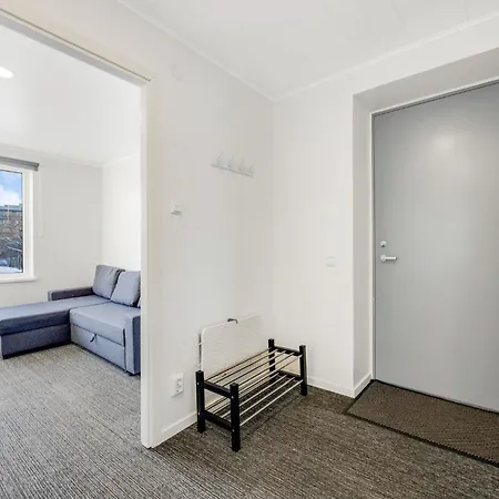 Apartment 5 - Spacious 2Br Apartment, City Access, Near Old Town Ταλίν