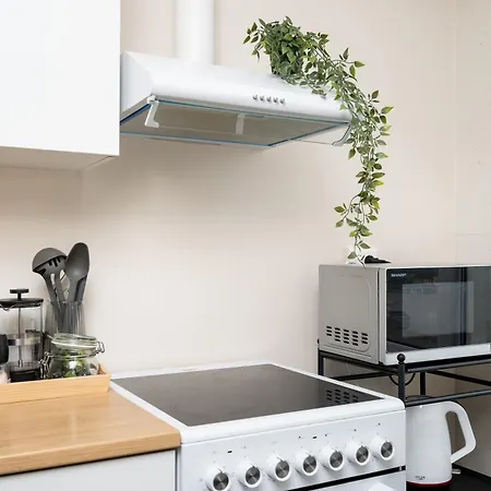 5 - Spacious 2br Apartment, Access, Near Old Town *