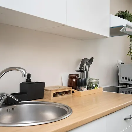 5 - Spacious 2br Apartment, Access, Near Old Town 公寓 *