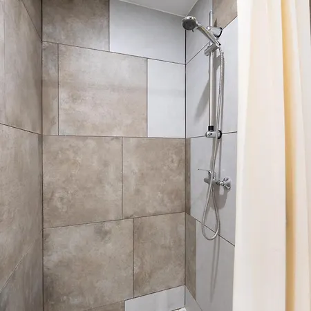 5 - Spacious 2br Apartment, Access, Near Old Town 公寓 塔林